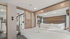 6 間睡房、書桌、熨斗/熨衫板、Wi-Fi