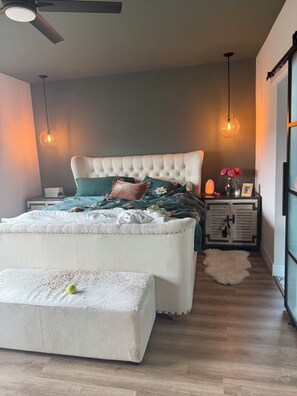 3 soverom, strykejern/-brett, wi-fi og sengetøy