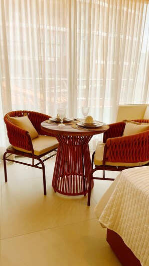 Basic Apartment | Dining - Aquamaris Luxo - by Almare (João Pessoa)