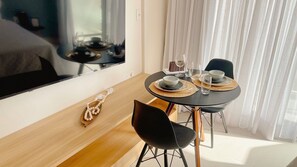 Classic Apartment | Dining - Aquamaris Luxo - by Almare (João Pessoa)