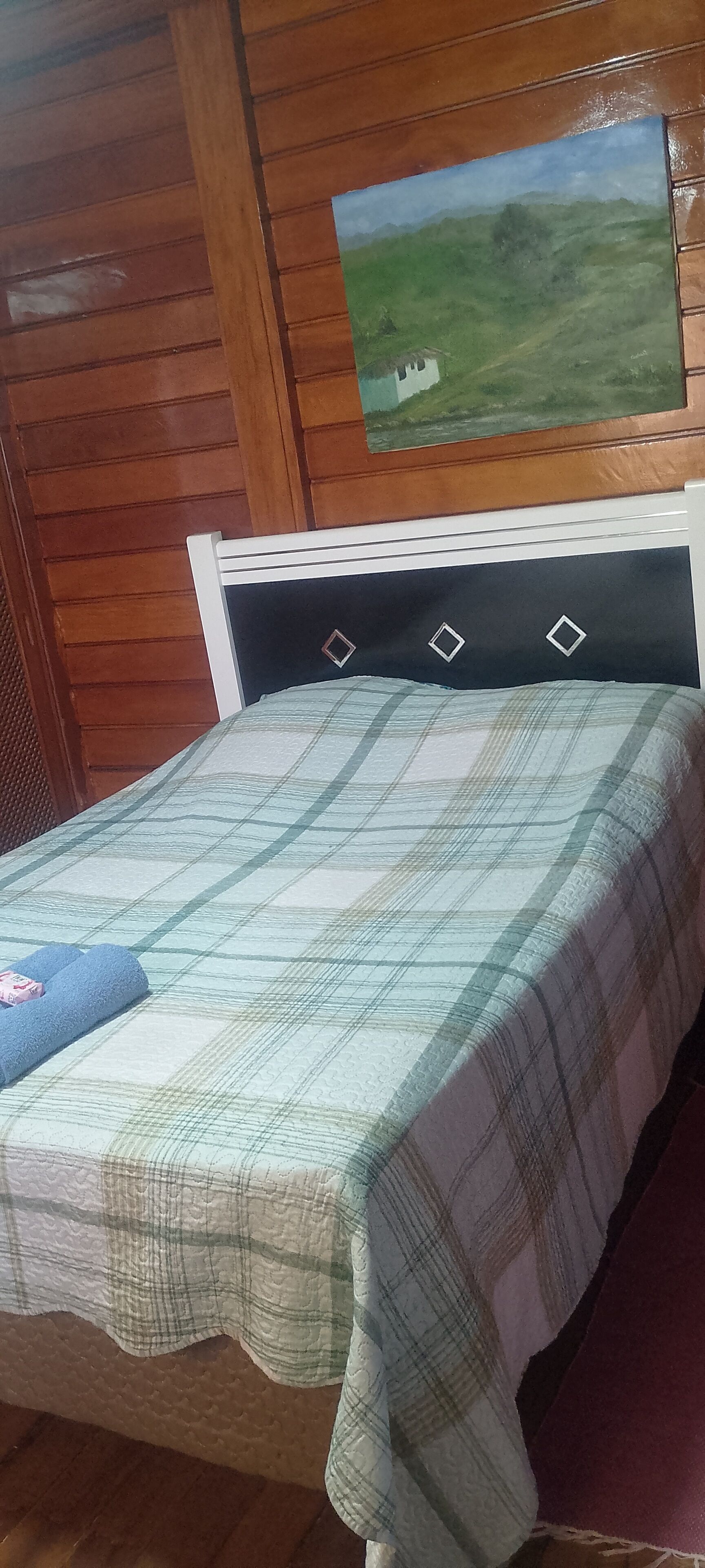 2 makuuhuonetta, silitysrauta/-lauta, ilmainen Wi-Fi, vuodevaatteet