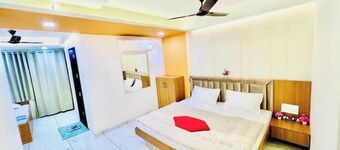 Premium quadruple room AC 3-5 occupancy@StayMore