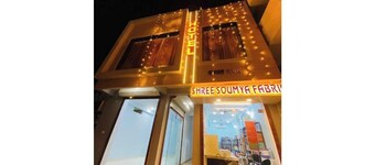 Superior Quadruple 3 to 4 adults room @ StayMore