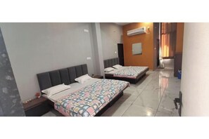 1 chambre, accès Internet, draps fournis