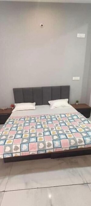 1 bedroom, Internet, bed sheets