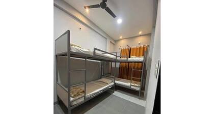 Premium 4 bed private dorm AC @ StayMore