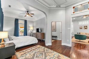 3 bedrooms, desk, iron/ironing board, travel cot - Grant Park Gem Near Beltline & Atl Attractions (Atlanta)
