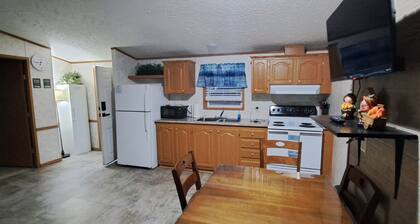 Charming 2-bedroom cabin close to Kinkaid Lake Murphysboro