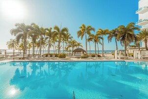 3 piscinas al aire libre