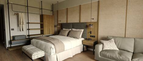 Free minibar, in-room safe, desk, laptop workspace