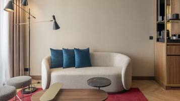 Cribs/infant beds
