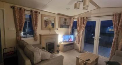 Hot Tub Tattershall Lakes Retreat