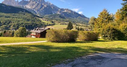 RA GERALBES typical mountain-style apartment, sleeps four, garage