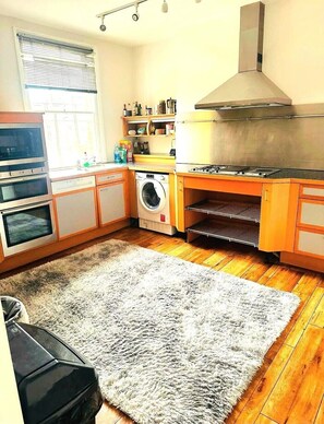 Paper towels - The Chelsea Ambassadorial Executive Residence (London)