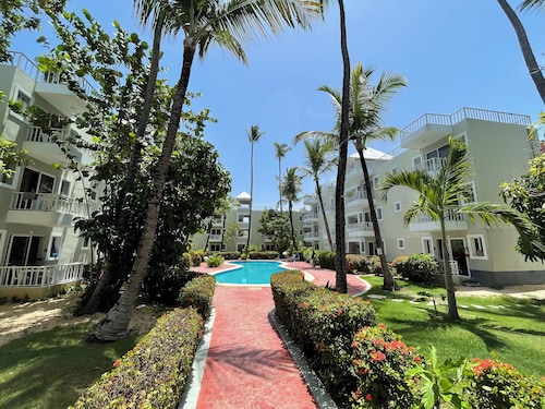 CARIBBEAN STUDIOS POOL BEACH & SPA 
