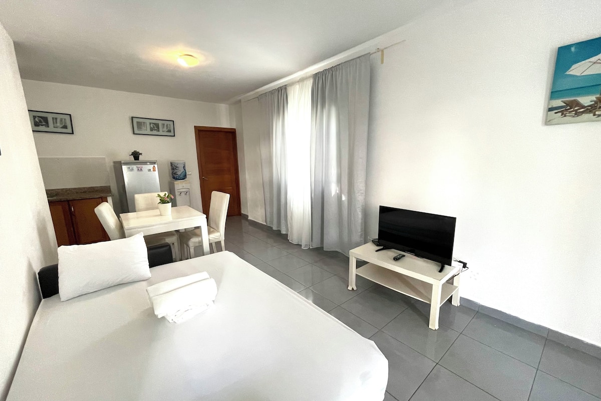 Executive Apartment, 1 Bedroom, Garden View | Living area