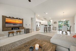 TV - Beautiful New Cape Coral Home - Pool, Spa, Kayak, Game Room (Cape Coral)