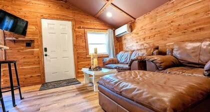 Hidden Holler Forest Suite - Privacy, nature and beauty