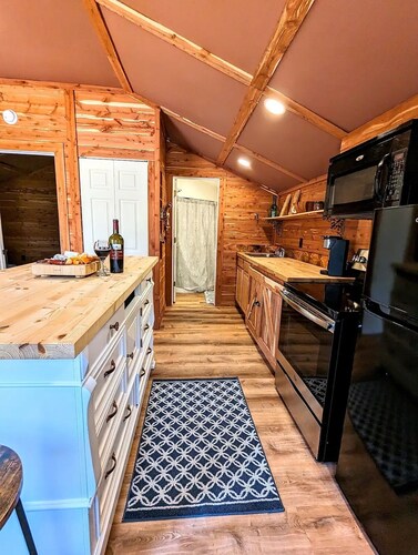 Hidden Holler Forest Suite - Privacy, nature and beauty