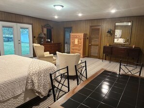 3 habitaciones, escritorio, tabla de planchar con plancha y wifi gratis 