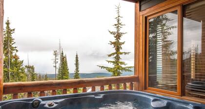 Private Hot Tub! 2 Bed, 2 bath Condo in Big White Village
