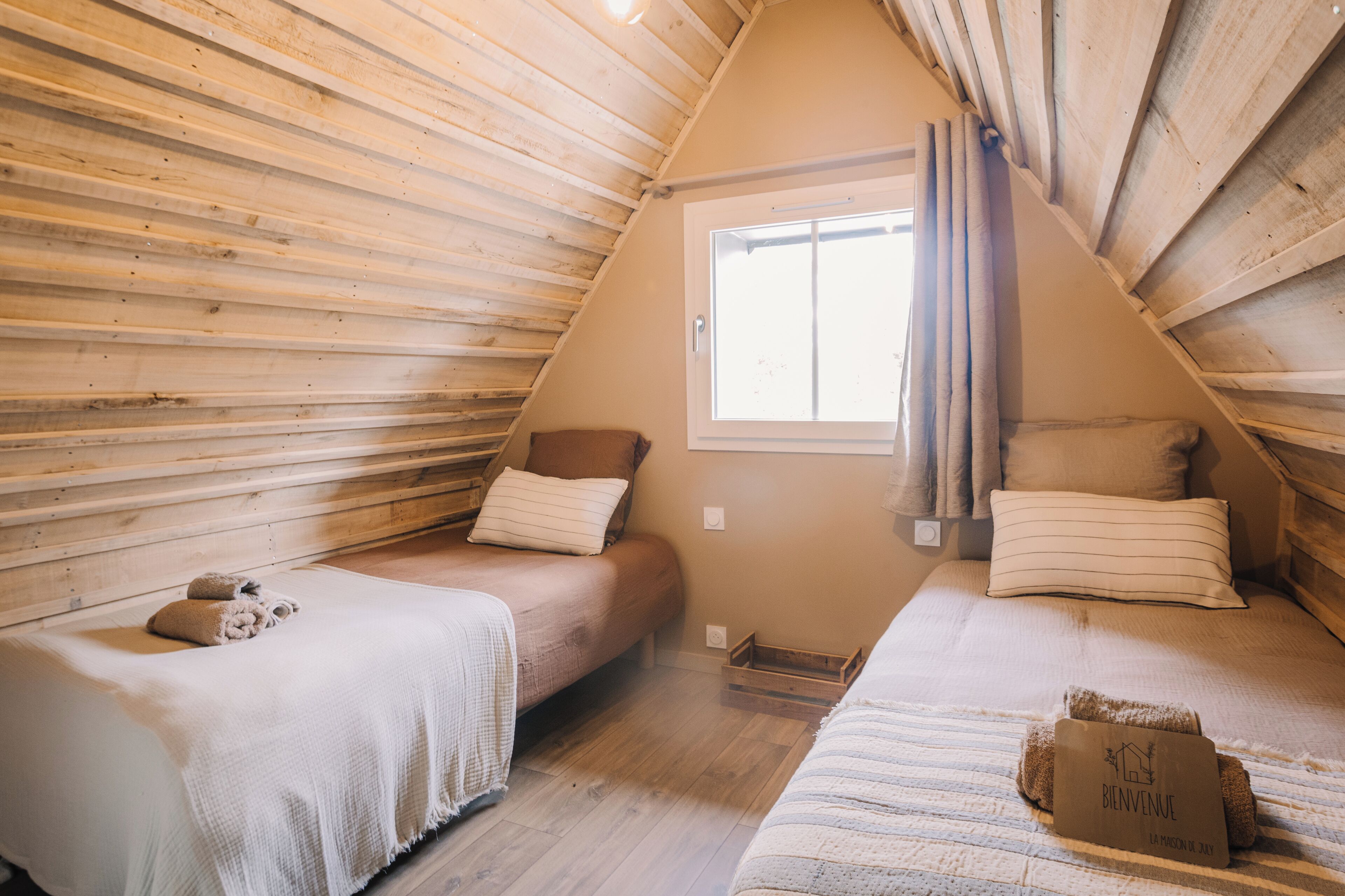 3 camere, una scrivania, Wi-Fi gratuito, lenzuola