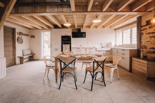 Cottage-style country house