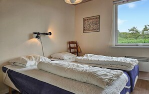 2 bedrooms, travel crib, free WiFi - 2 bedroom awesome home in Hejls (Hejls)