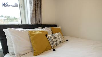 2 bedrooms, iron/ironing board, free WiFi, bed sheets