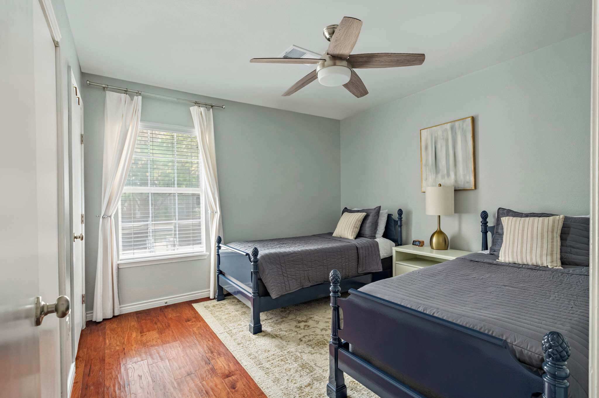 3 chambres, fer et planche à repasser, lit parapluie, Wi-Fi gratuit