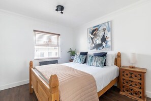 2 chambres, fer et planche à repasser, lit parapluie, Wi-Fi gratuit