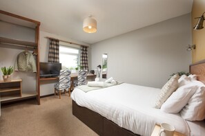 1 sovrum, skrivbord, resesäng och gratis wi-fi