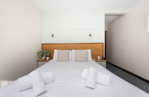 Desk, travel cot, free WiFi, bed sheets