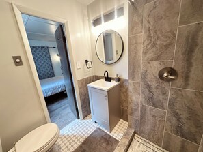 Hårføner og håndklær