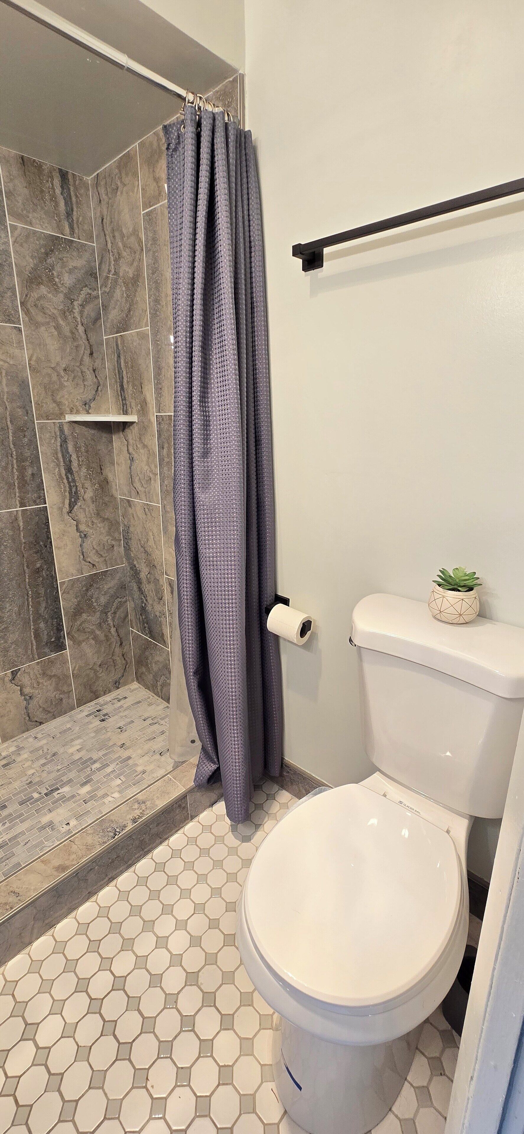 Sèche-cheveux, serviettes fournies