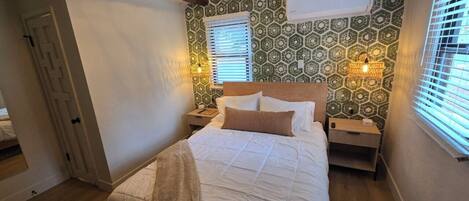 Free WiFi, bed sheets