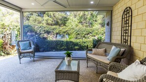 Interior - Estuary Views – Modern Holiday Home in Wonnerup (Geographe)