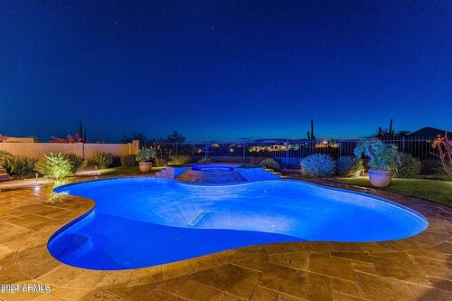 3BR Peoria Home on the Golf Course-Pool Heat Avail