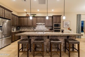 ميكروويف، فرن، موقد طهي مسطح، غسالة أطباق