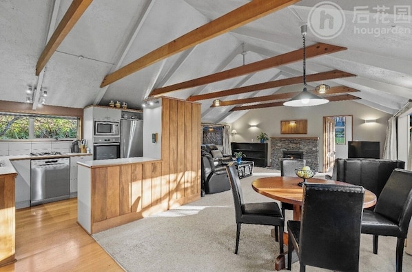 Restaurant - Queen's Fernhouse by Peakhost (Queenstown)