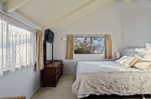 Free WiFi - Queen's Fernhouse by Peakhost (Queenstown)