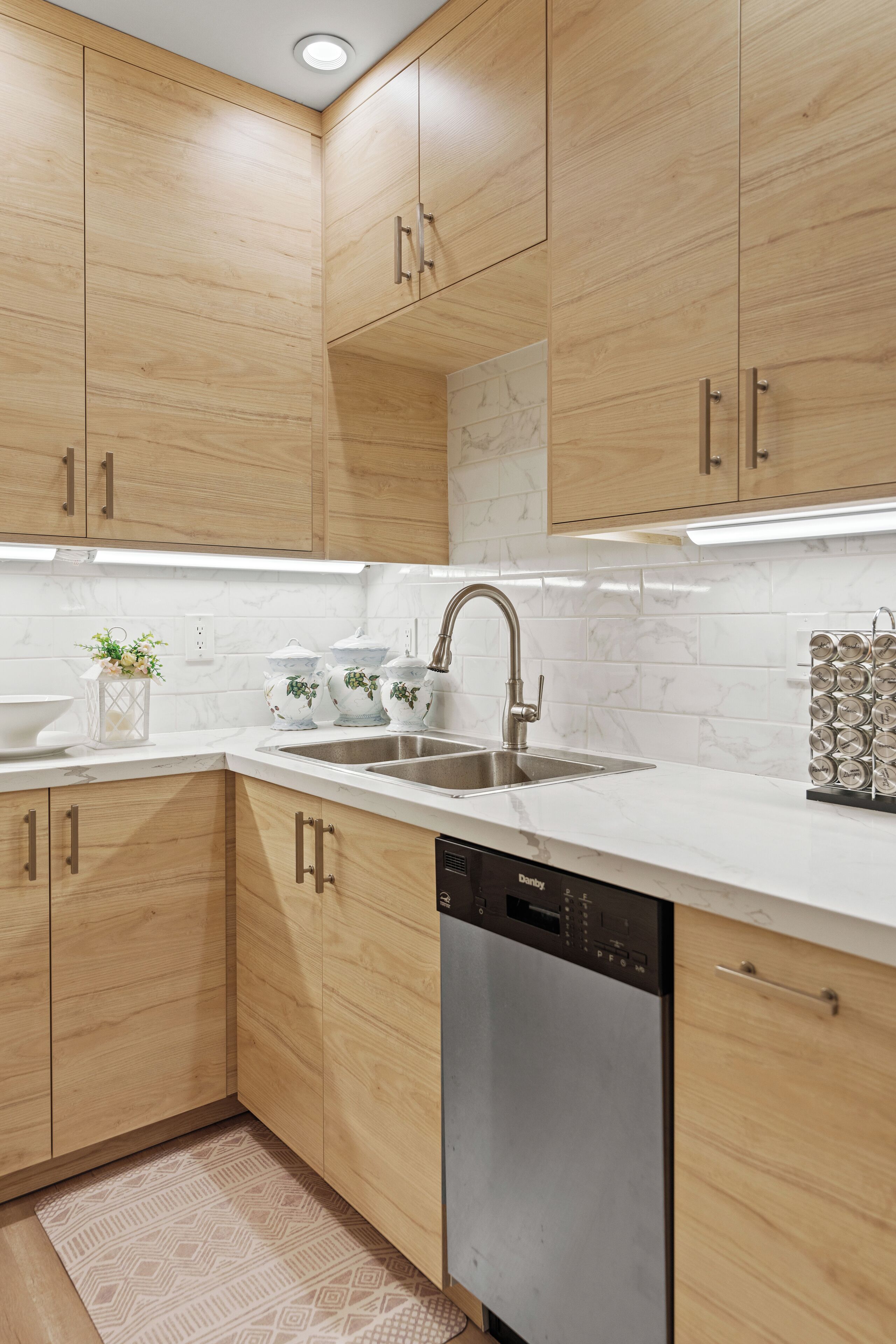 微波炉、烤箱、炉灶、洗碗机