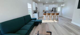 10 min to Casino, 2b/1b cozy new home in 2025