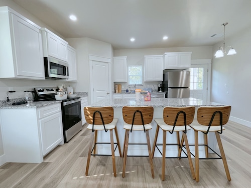 10 min to Casino, 2b/1b cozy new home in 2025