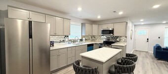 Bright, Cozy & Convenient – Minutes from UAB, Airport and Downtown Fun!