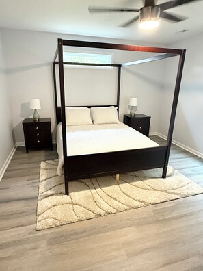 3 soverom, strykejern/-brett, wi-fi og sengetøy