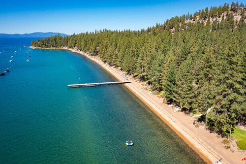 Pinewild Retreat | Sauna, Decks & Beach | Sleeps 6