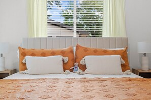 3 bedrooms, desk, iron/ironing board, travel cot