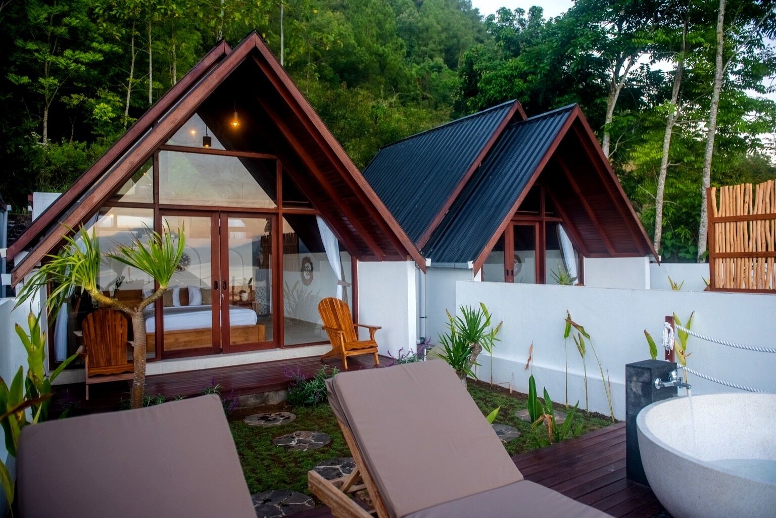 Habitación Deluxe doble, vistas a la montaña | Escritorio y espacio para trabajar con un portátil