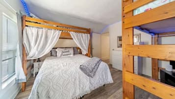 3 slaapkamers, een bureau, een strijkplank/strijkijzer, wifi